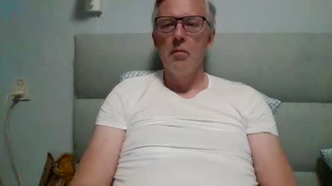 Snapshot of peteruitholland2 chatting on May 21, 2026, 9:38 am peteruitholland2 online show from May 21, 2026, 9:38 am
