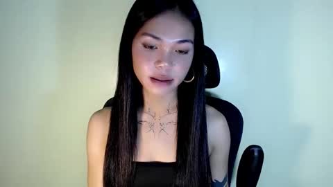 Snapshot of petite_angelx chatting on September 21, 2025, 12:45 am angel online show from September 21, 2025, 12:45 am