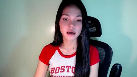 Snapshot of petite_angelx chatting on September 23, 2025, 1:08 am angel online show from September 23, 2025, 1:08 am