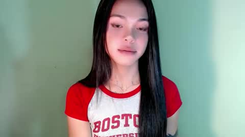 Snapshot of petite_angelx chatting on October 28, 2025, 12:58 am angel online show from October 28, 2025, 12:58 am