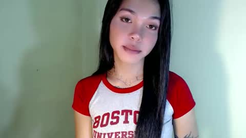 Snapshot of petite_angelx chatting on October 29, 2025, 1:19 am angel online show from October 29, 2025, 1:19 am