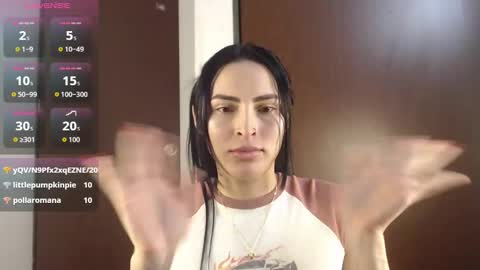 Snapshot of petite_linda chatting on January 5, 2026, 5:27 pm Linda online show from January 5, 2026, 5:27 pm