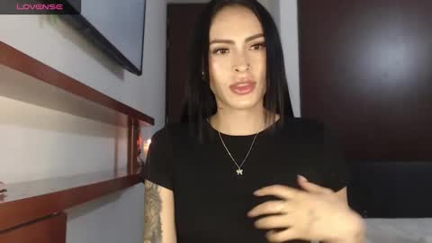 Snapshot of petite_linda chatting on March 4, 2026, 3:23 am Linda online show from March 4, 2026, 3:23 am