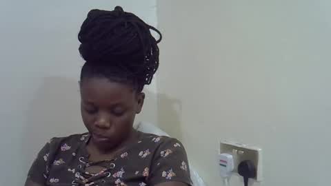 petite_melan online show from December 14, 2025, 12:43 pm