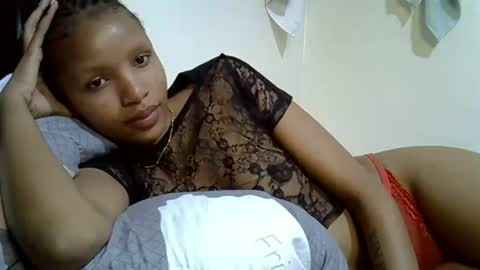 Snapshot of petite_melinda chatting on June 29, 2026, 10:32 pm petite_melinda online show from June 29, 2026, 10:32 pm