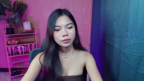 Snapshot of petite_novy chatting on March 4, 2025, 8:24 am Novy online show from March 4, 2025, 8:24 am