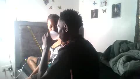 petite_queen69 online show from June 7, 2026, 1:48 pm