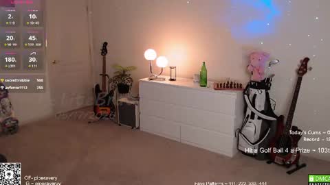 Snapshot of petitebrat chatting on June 17, 2026, 12:18 pm PiperAvery online show from June 17, 2026, 12:18 pm