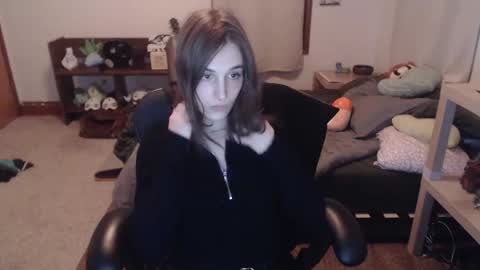 caracal online show from February 11, 2025, 4:44 am