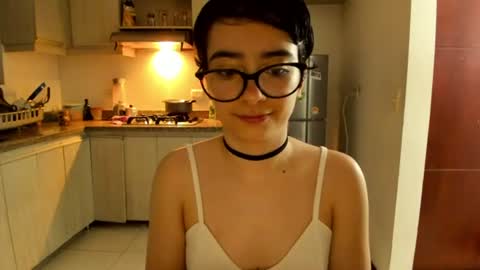 Lunna online show from June 12, 2026, 1:48 am