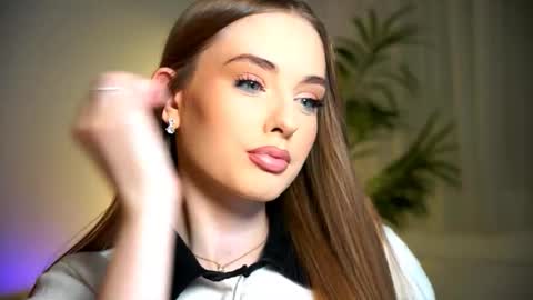 Snapshot of petitegonwiild chatting on September 24, 2025, 7:17 pm Petitegonwiild online show from September 24, 2025, 7:17 pm