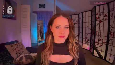 Snapshot of petitejewel chatting on December 16, 2024, 6:32 am Jules online show from December 16, 2024, 6:32 am