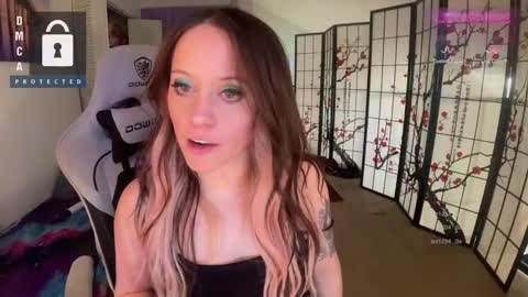 Snapshot of petitejewel chatting on February 26, 2025, 4:24 pm Jules online show from February 26, 2025, 4:24 pm