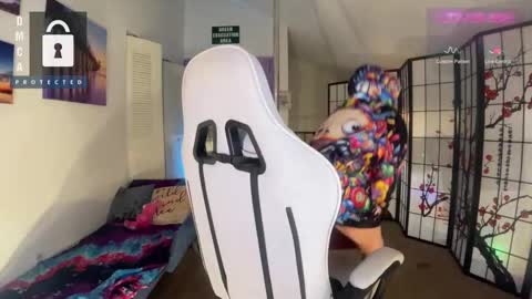 Snapshot of petitejewel chatting on March 5, 2025, 1:39 pm Jules online show from March 5, 2025, 1:39 pm