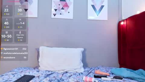 Snapshot of petitelittlemissy chatting on May 19, 2026, 1:56 am petitelittlemissy online show from May 19, 2026, 1:56 am