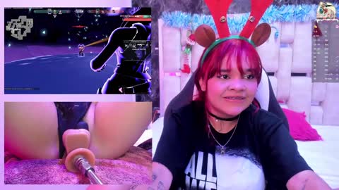 Snapshot of petitesally_ chatting on December 21, 2024, 8:54 pm Sally online show from December 21, 2024, 8:54 pm