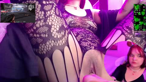 Snapshot of petitesally_ chatting on December 27, 2024, 9:22 pm Sally online show from December 27, 2024, 9:22 pm