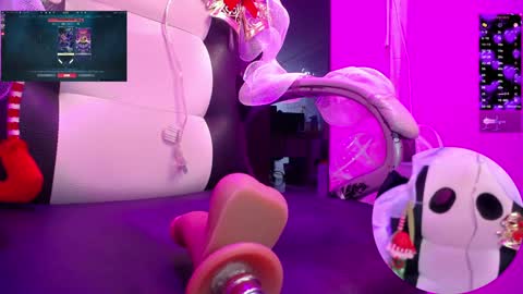 Snapshot of petitesally_ chatting on December 28, 2024, 12:26 am Sally online show from December 28, 2024, 12:26 am