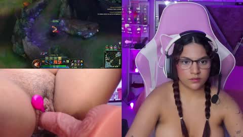 Snapshot of petitesofia_ chatting on January 8, 2025, 4:00 pm Sofia online show from January 8, 2025, 4:00 pm