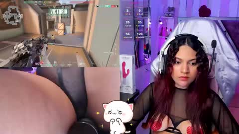 Snapshot of petitesofia_ chatting on February 14, 2025, 3:05 pm Sofia online show from February 14, 2025, 3:05 pm