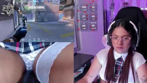 Snapshot of petitesofia_ chatting on March 11, 2025, 5:57 pm Sofia online show from March 11, 2025, 5:57 pm