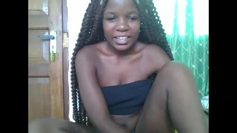petitesweetchiq online show from February 28, 2026, 8:15 am