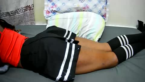 petitetasha online show from November 30, 2025, 8:18 am