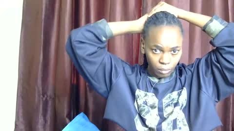 petitevixenn online show from July 27, 2026, 11:28 am