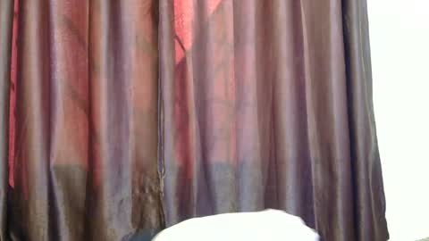 petitevixenn online show from July 30, 2026, 11:42 am