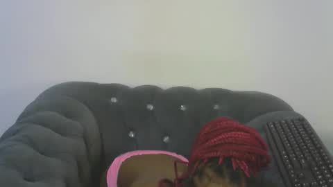 petitpearl online show from February 13, 2025, 1:05 pm