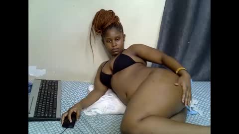 pettite_gal online show from May 20, 2026, 8:04 pm