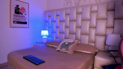 Snapshot of peyton_louise chatting on November 9, 2025, 12:25 pm Peyton online show from November 9, 2025, 12:25 pm