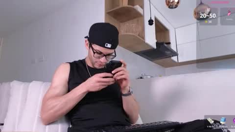 phantom_bigger1 online show from October 16, 2025, 2:07 pm