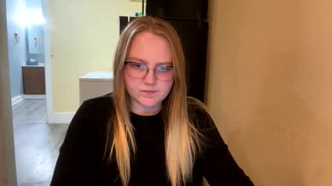 PhatAssBlond online show from February 5, 2025, 11:50 pm