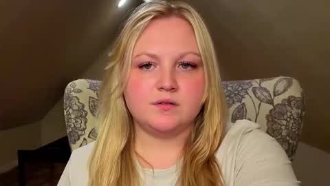 PhatAssBlond online show from May 20, 2026, 1:34 am
