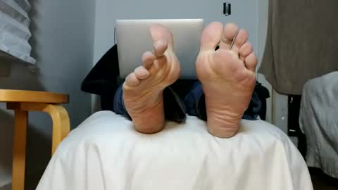 Snapshot of phattbooty80 chatting on December 13, 2024, 1:04 am TheSkyeWoods online show from December 13, 2024, 1:04 am