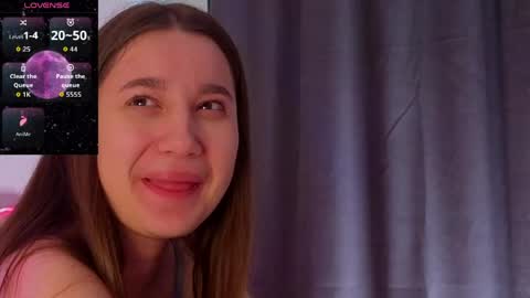 Lola  Stacy online show from June 7, 2026, 6:39 am