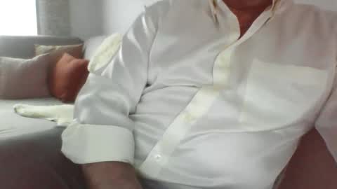 Snapshot of phil279 chatting on November 1, 2025, 10:06 am Phil online show from November 1, 2025, 10:06 am