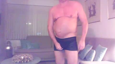 Snapshot of phil279 chatting on December 3, 2025, 6:39 pm Phil online show from December 3, 2025, 6:39 pm