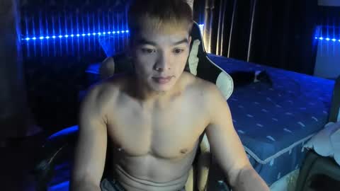 Snapshot of philhotbody chatting on January 18, 2025, 11:32 am AJ online show from January 18, 2025, 11:32 am