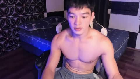 Snapshot of philhotbody chatting on February 21, 2025, 10:28 am AJ online show from February 21, 2025, 10:28 am