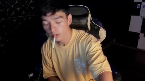 Snapshot of philhotbody chatting on November 5, 2025, 9:42 am AJ online show from November 5, 2025, 9:42 am