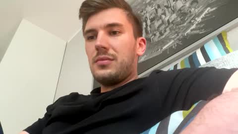 Snapshot of philip0512 chatting on June 10, 2026, 5:01 pm philip0512 online show from June 10, 2026, 5:01 pm