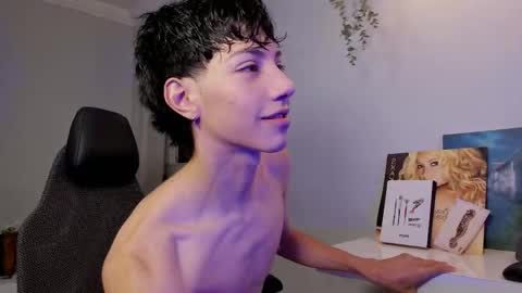 Phil.   INDEPENDENT MODEL online show from April 23, 2026, 5:19 am