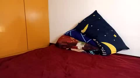 Snapshot of philippinas_white_man chatting on February 22, 2025, 8:53 pm Online at weekends Friday to Sunday online show from February 22, 2025, 8:53 pm