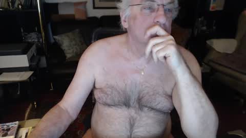 Snapshot of philoumis2 chatting on February 9, 2025, 10:43 pm Philippe online show from February 9, 2025, 10:43 pm