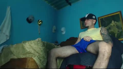 phlilloyhighclouds online show from December 15, 2024, 2:08 am