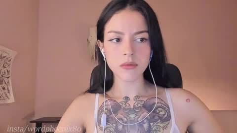 phoenixx_x online show from December 10, 2024, 11:40 pm