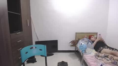 Snapshot of pia_alonzo30 chatting on March 12, 2026, 4:18 am izzy online show from March 12, 2026, 4:18 am