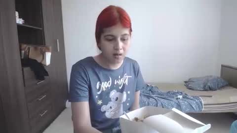 Snapshot of pia_alonzo30 chatting on March 20, 2026, 4:34 pm izzy online show from March 20, 2026, 4:34 pm